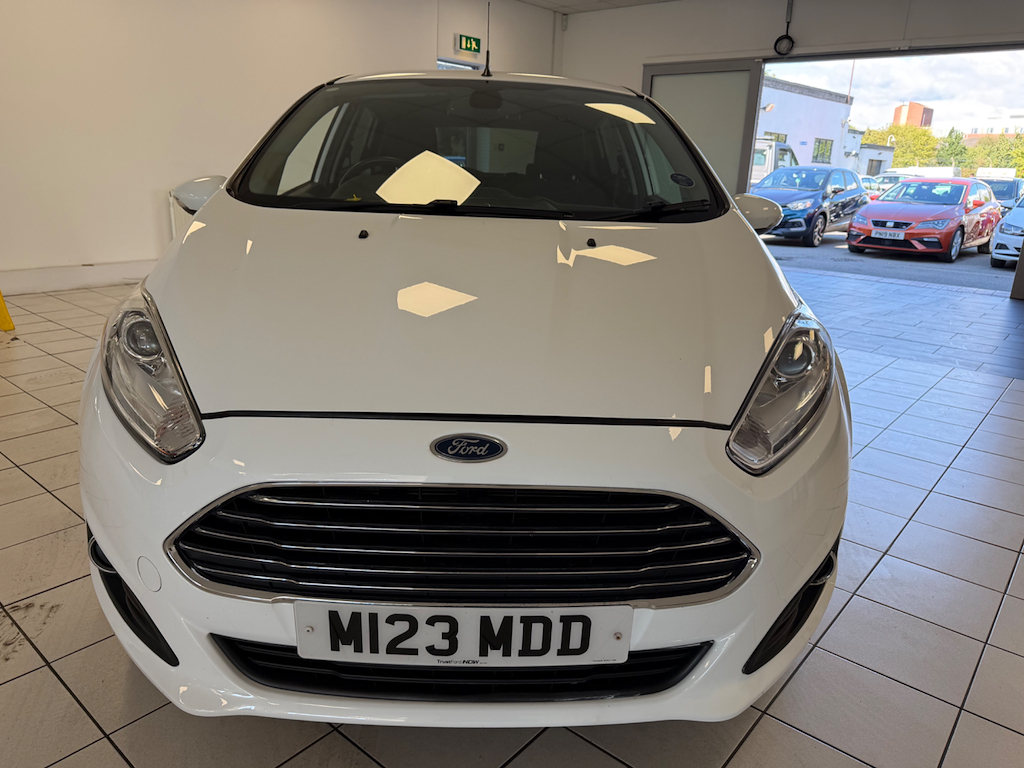 Ford Fiesta 1.6 L Titanium M123MDD White #2