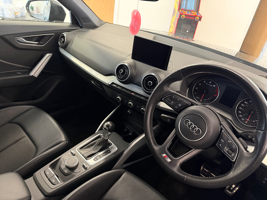 Audi Q2 1.5 L Tfsi S Line KW69XVC #5