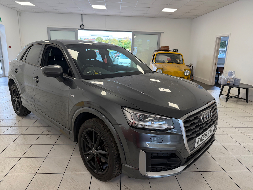 Audi Q2 1.5 L Tfsi S Line KW69XVC #3