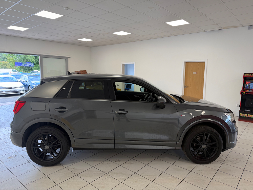 Audi Q2 1.5 L Tfsi S Line KW69XVC #4