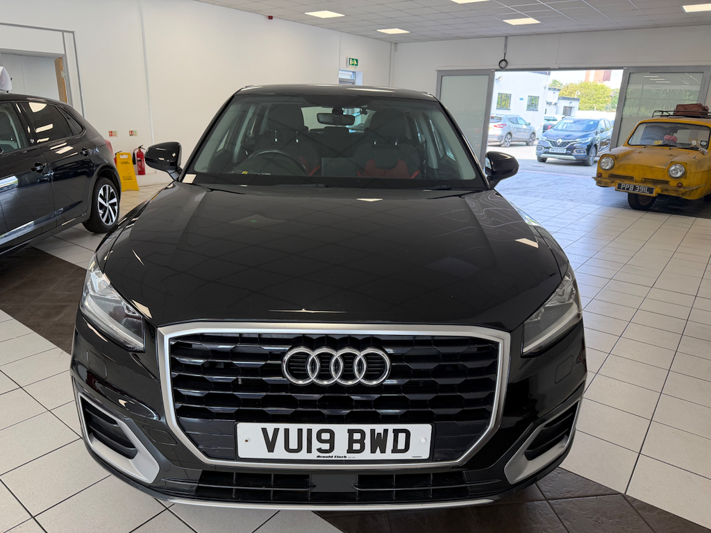 Audi Q2 1.0 L Tfsi Sport VU19BWD Black #2