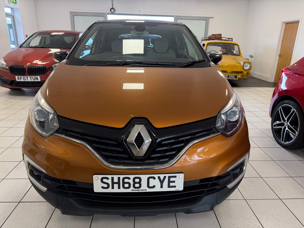 Renault Captur 0.9 L Iconic Tce  #2