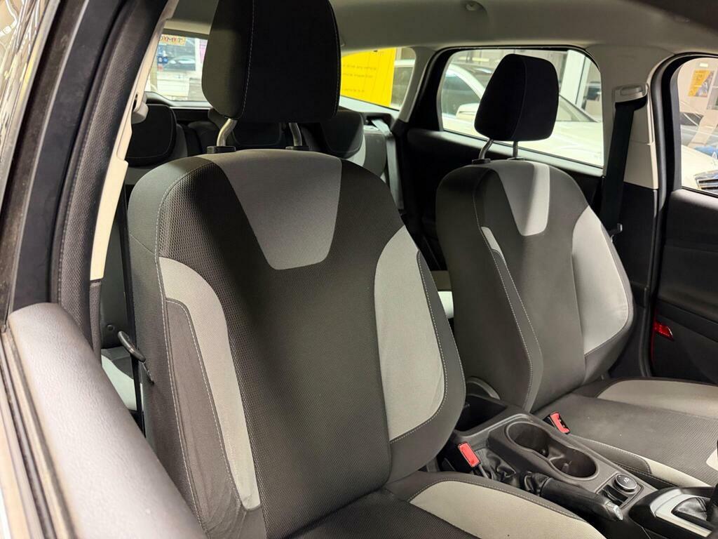 Ford Focus Hatchback Black #13