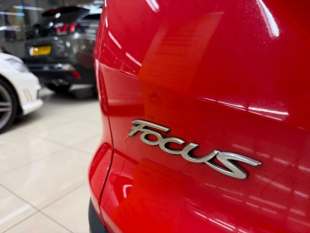 Ford Focus 1.6 Zetec Euro 5 Red #6