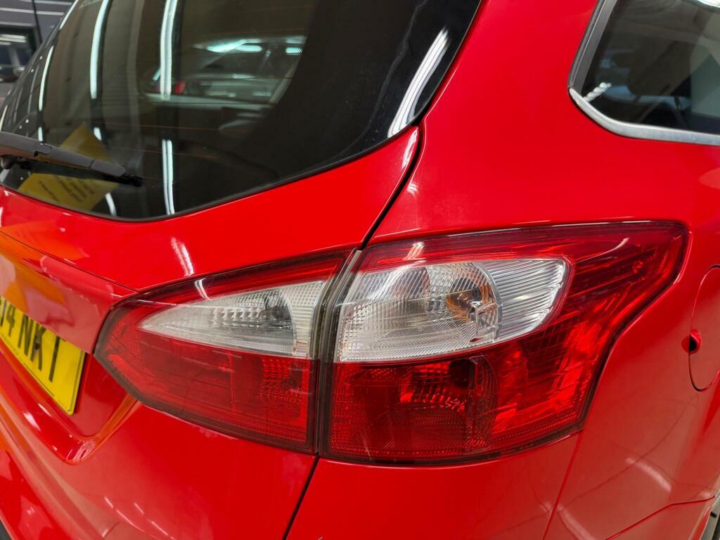 Ford Focus Hatchback Black #10