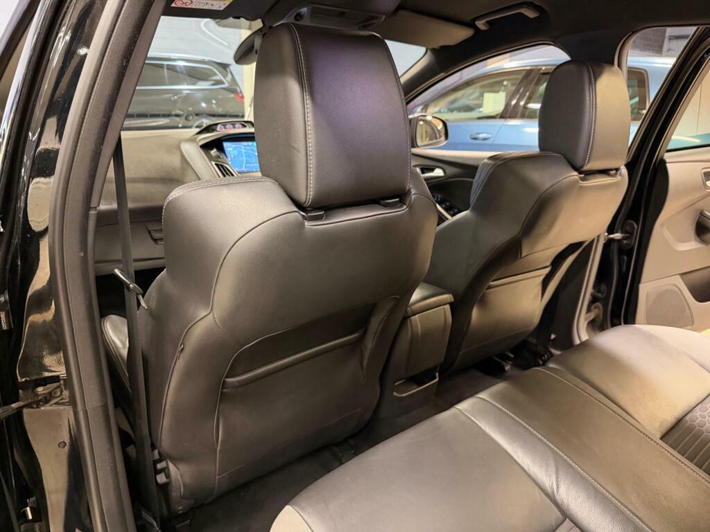 Ford Focus Hatchback Grey #21