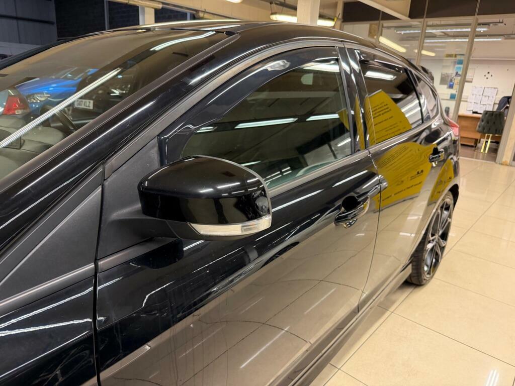 Ford Focus Hatchback Grey #14