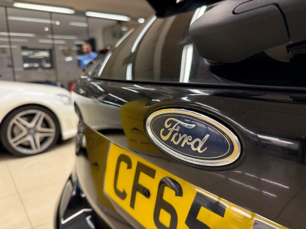 Ford Focus Hatchback Grey #8