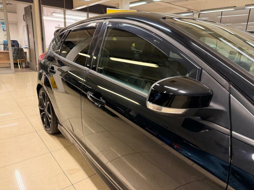 Ford Focus Hatchback Grey #13