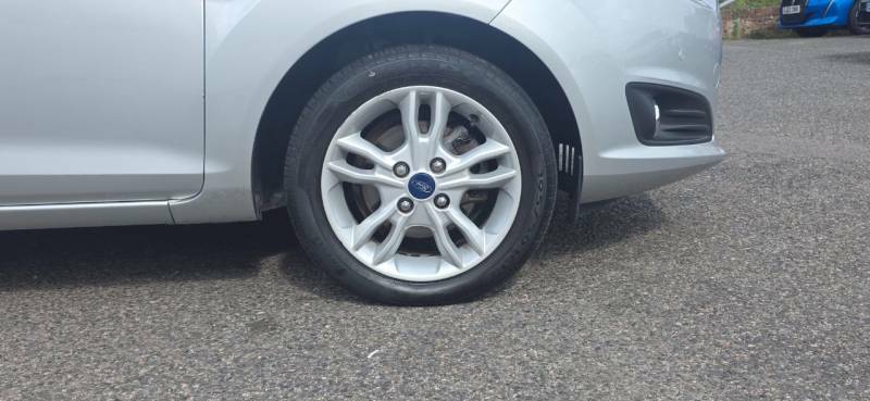 Ford Fiesta Hatchback Red #7