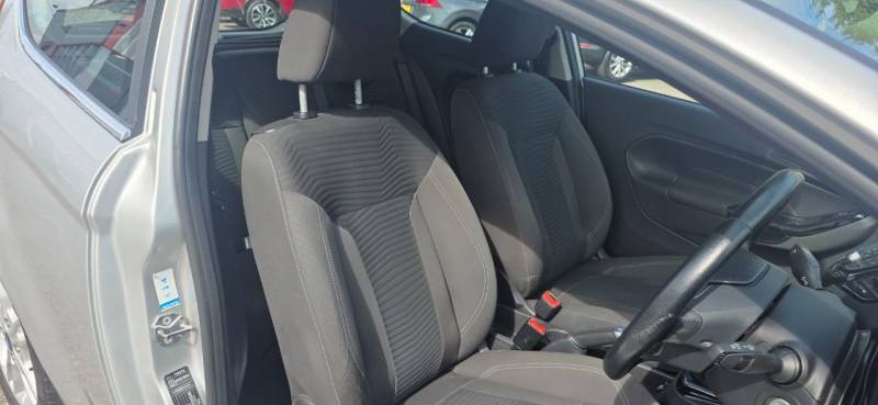 Ford Fiesta Hatchback Red #13