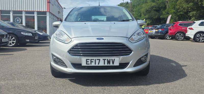 Ford Fiesta Hatchback Red #8