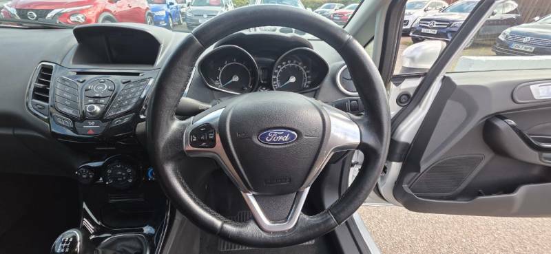 Ford Fiesta Hatchback Red #16