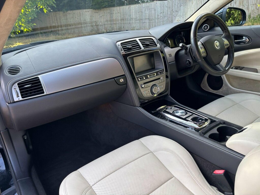 Jaguar XK 5L Null Silver #18