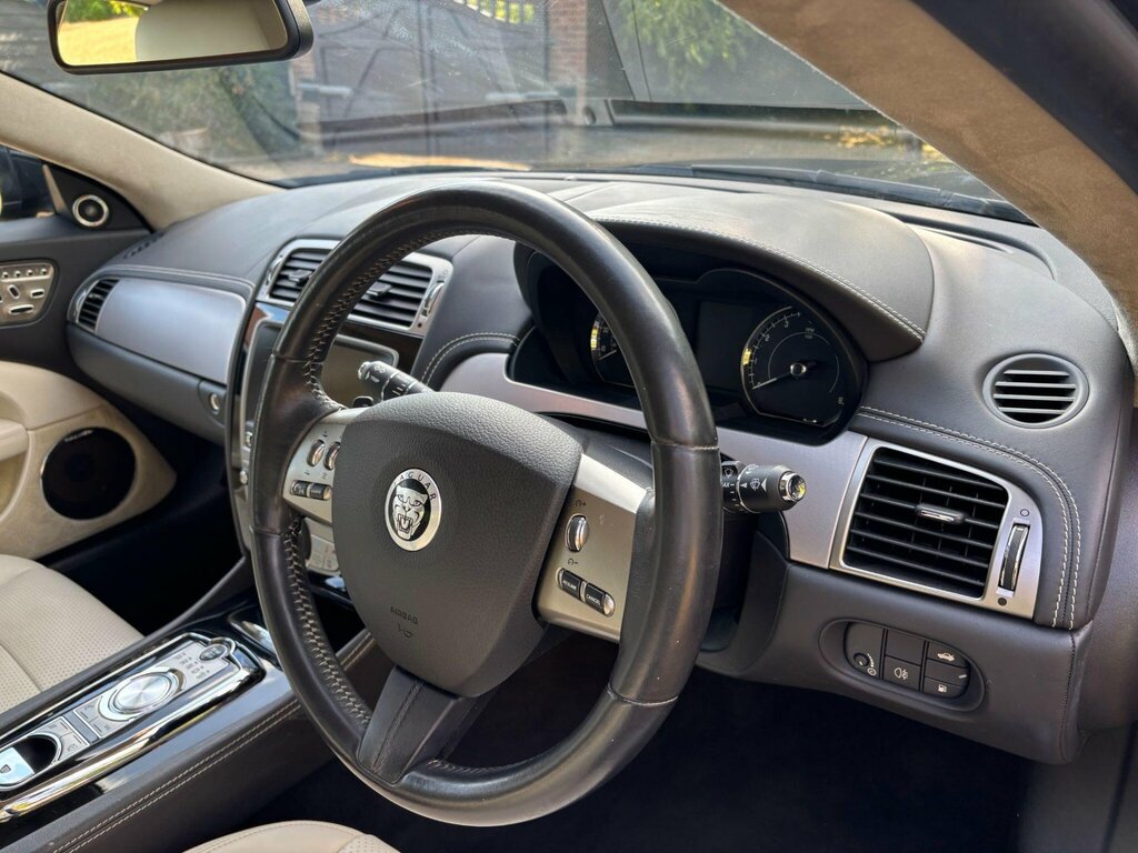 Jaguar XK 5L Null Silver #24