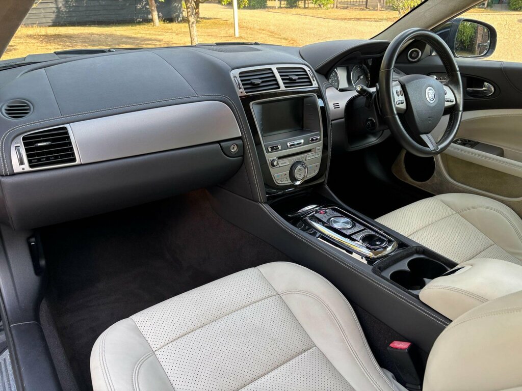 Jaguar XK 5L Null Silver #13