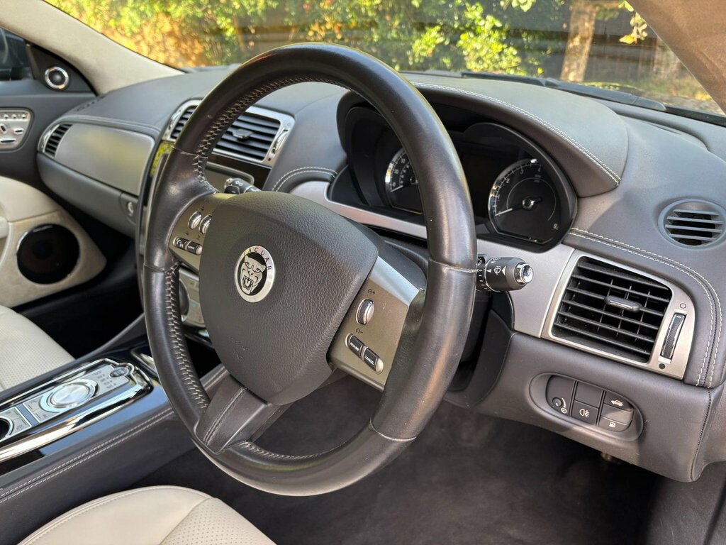 Jaguar XK 5L Null Silver #23