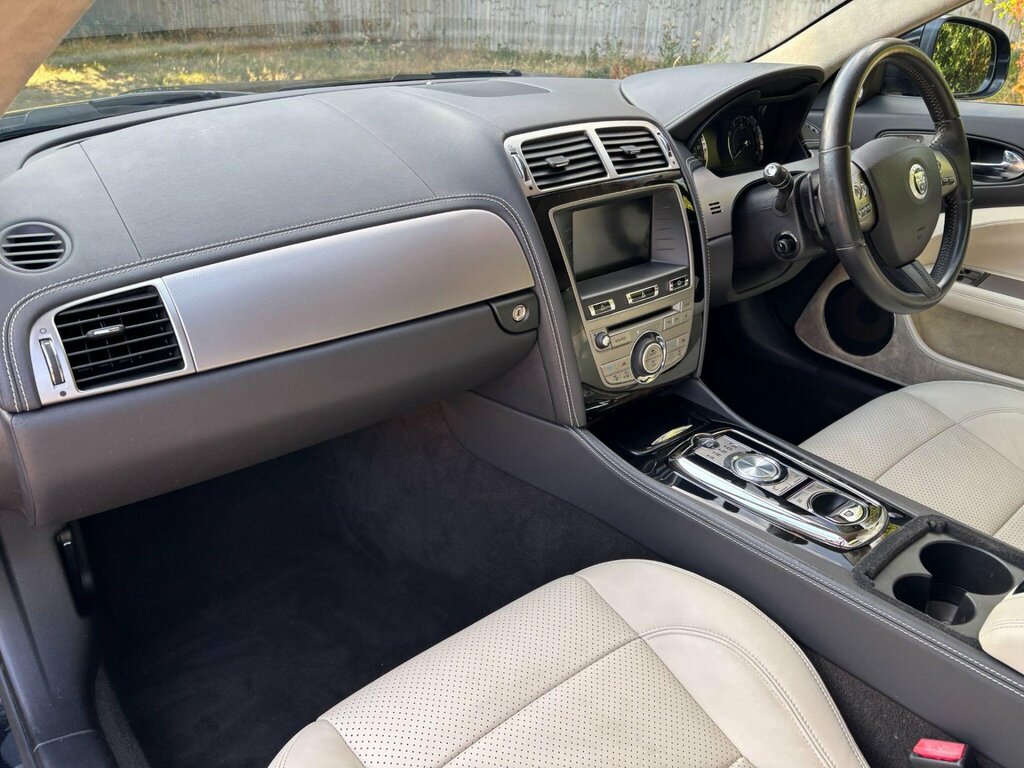 Jaguar XK 5L Null Silver #17