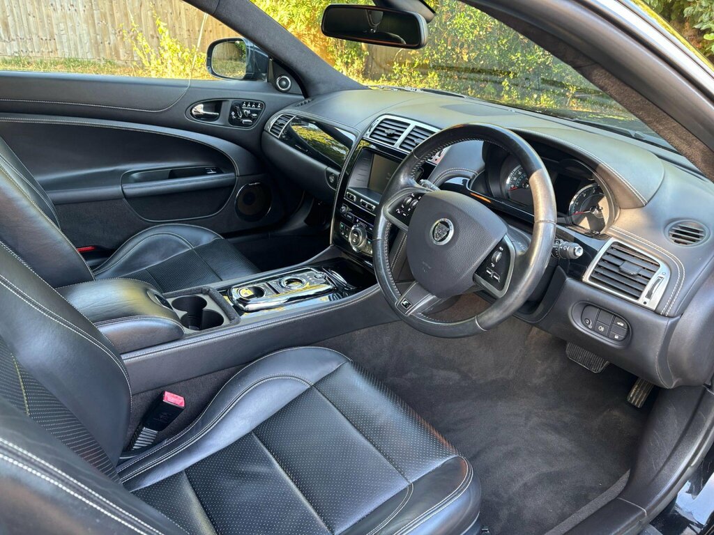 Jaguar XKR V8 Silver #32