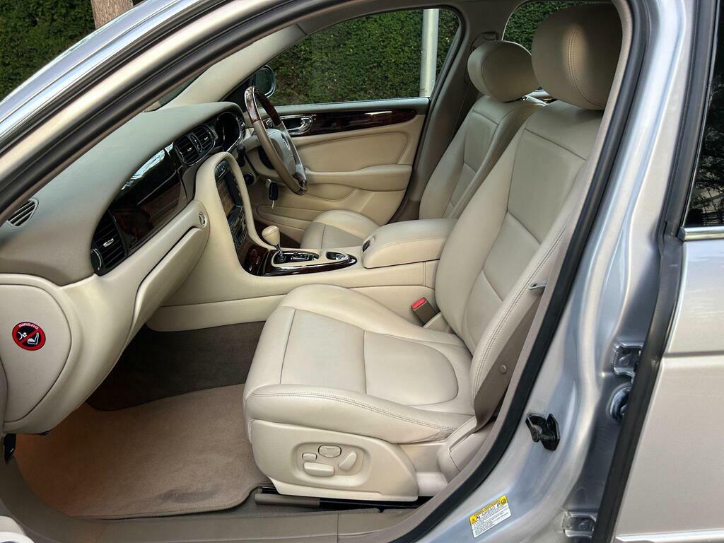 Jaguar XJ V6 Green #17