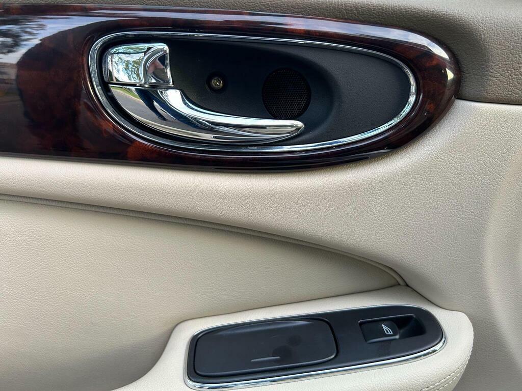 Jaguar XJ V6 Green #70