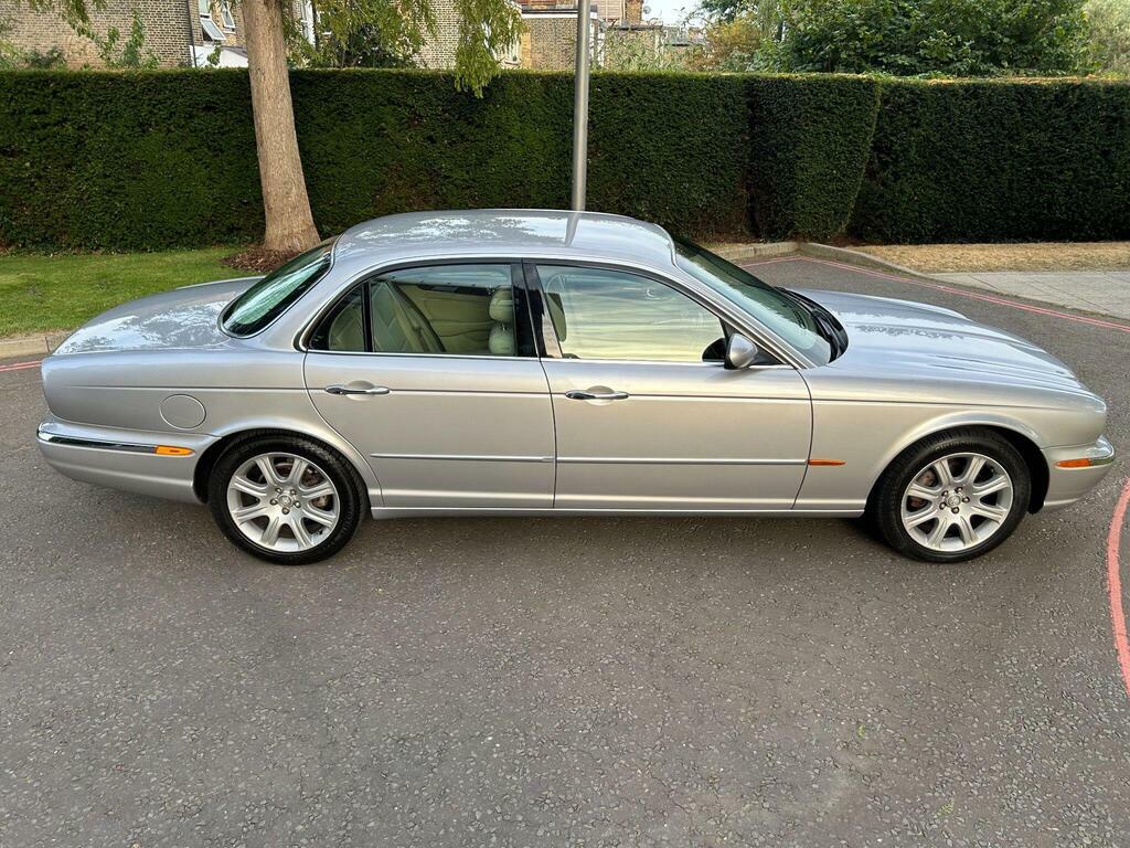 Jaguar XJ V6 Green #44