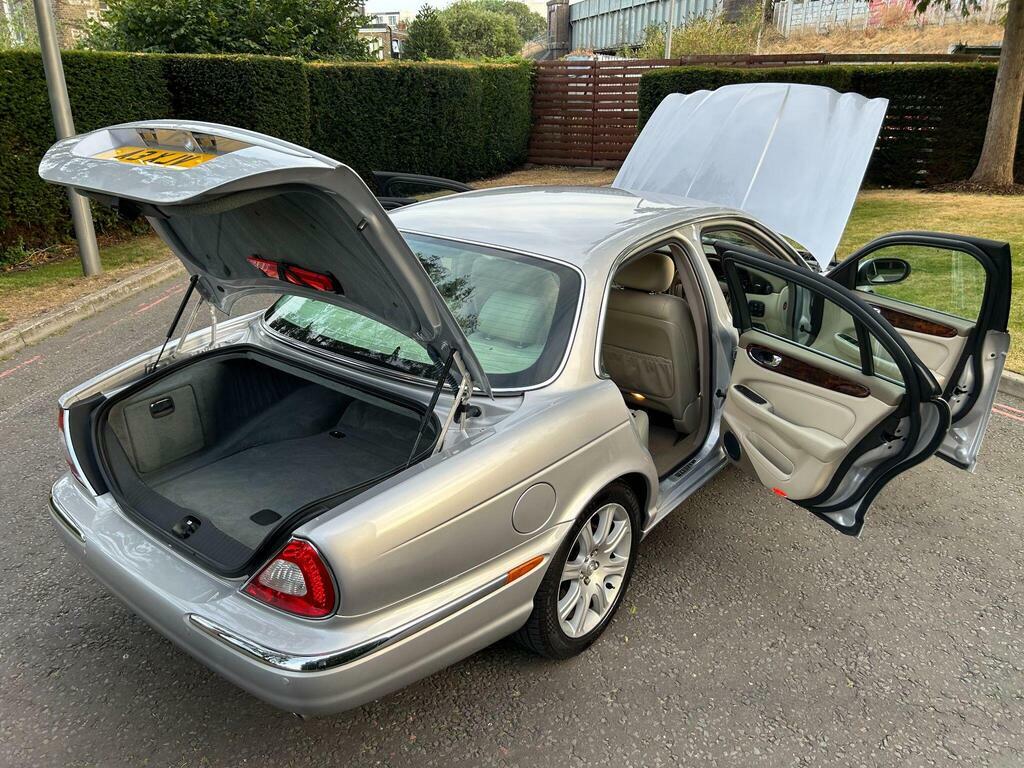 Jaguar XJ V6 Green #50