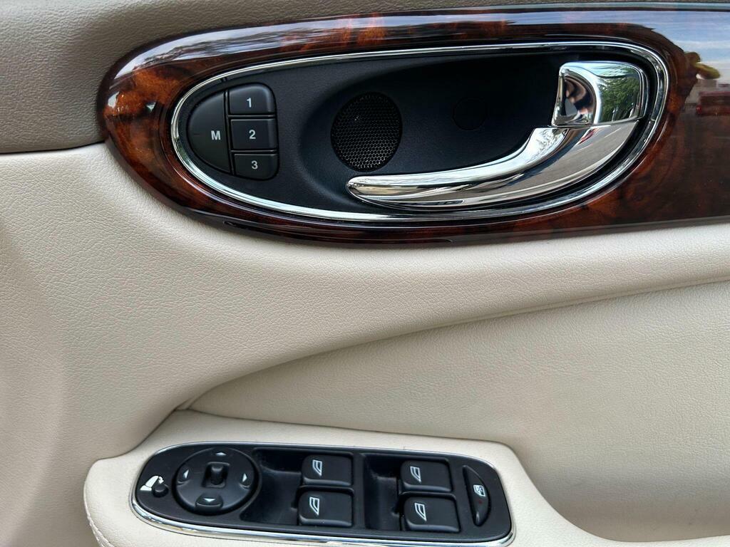 Jaguar XJ V6 Green #69