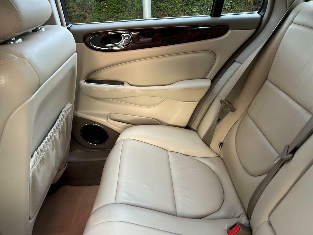 Jaguar XJ V6 Green #34