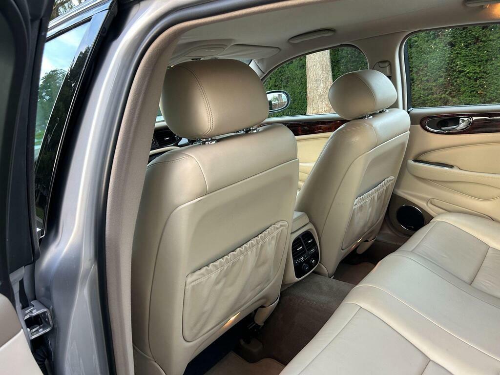 Jaguar XJ V6 Green #33