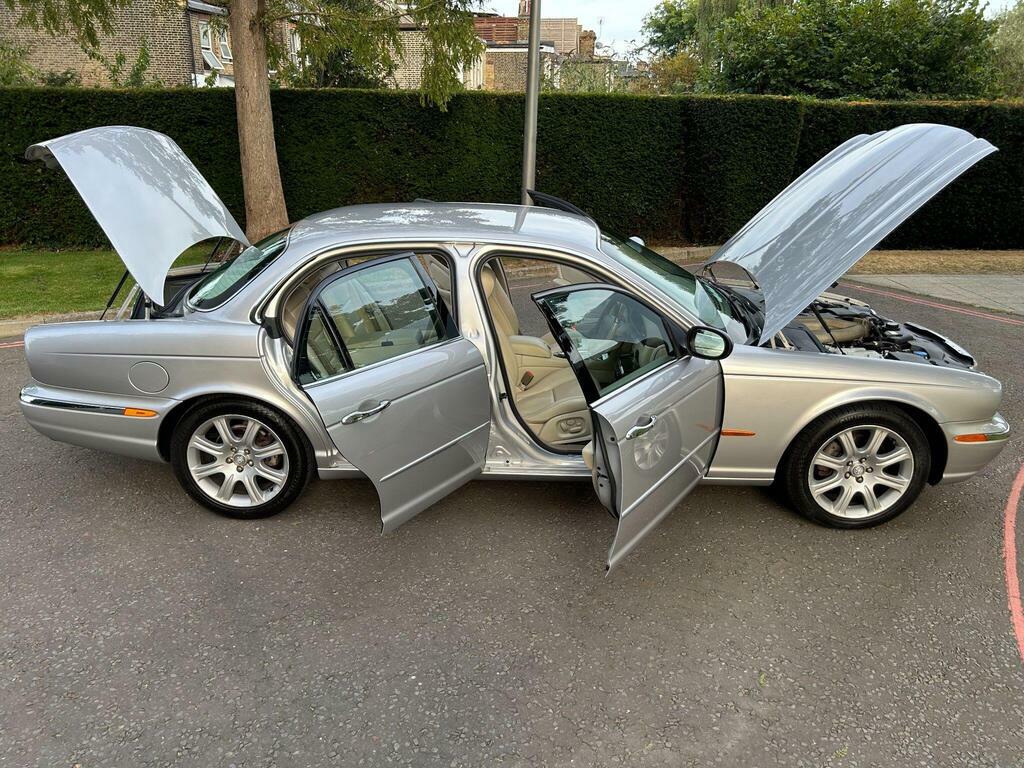 Jaguar XJ V6 Green #51