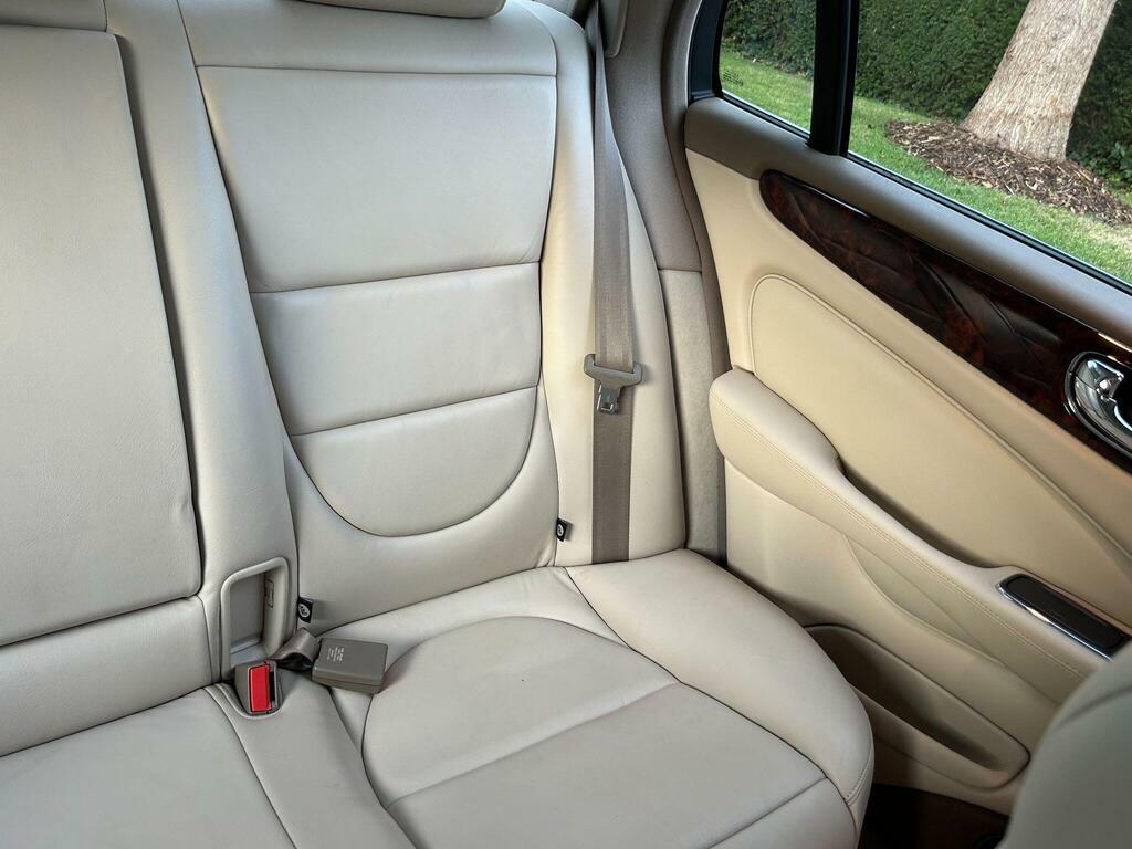 Jaguar XJ V6 Green #37