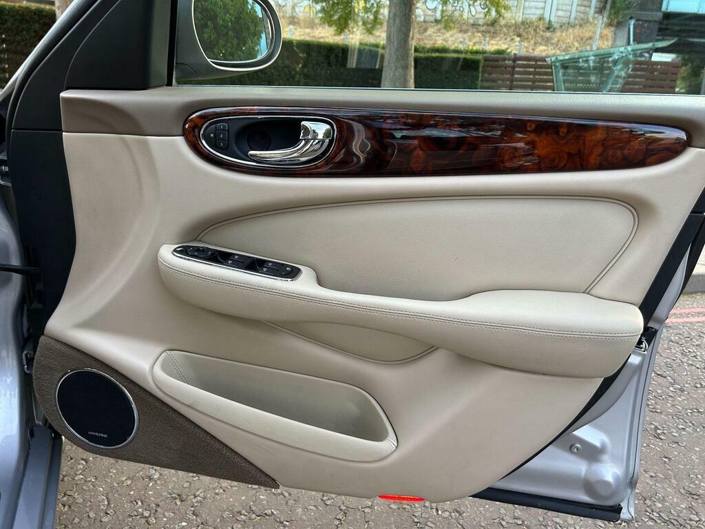 Jaguar XJ V6 Green #66
