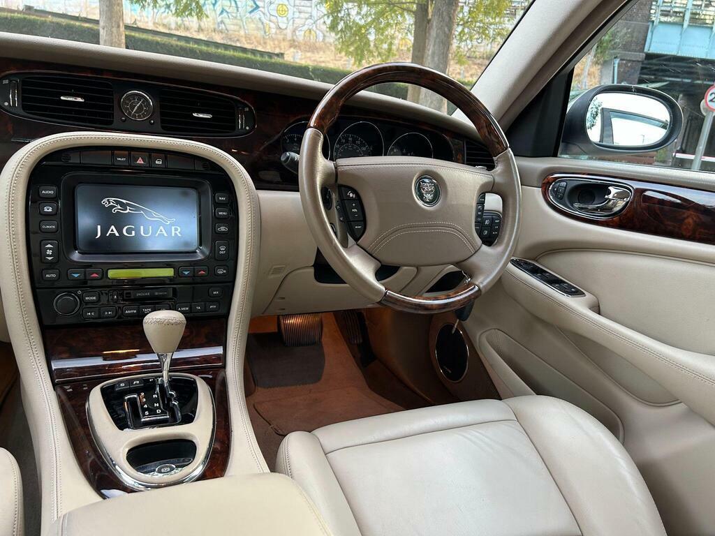 Jaguar XJ V6 Green #12