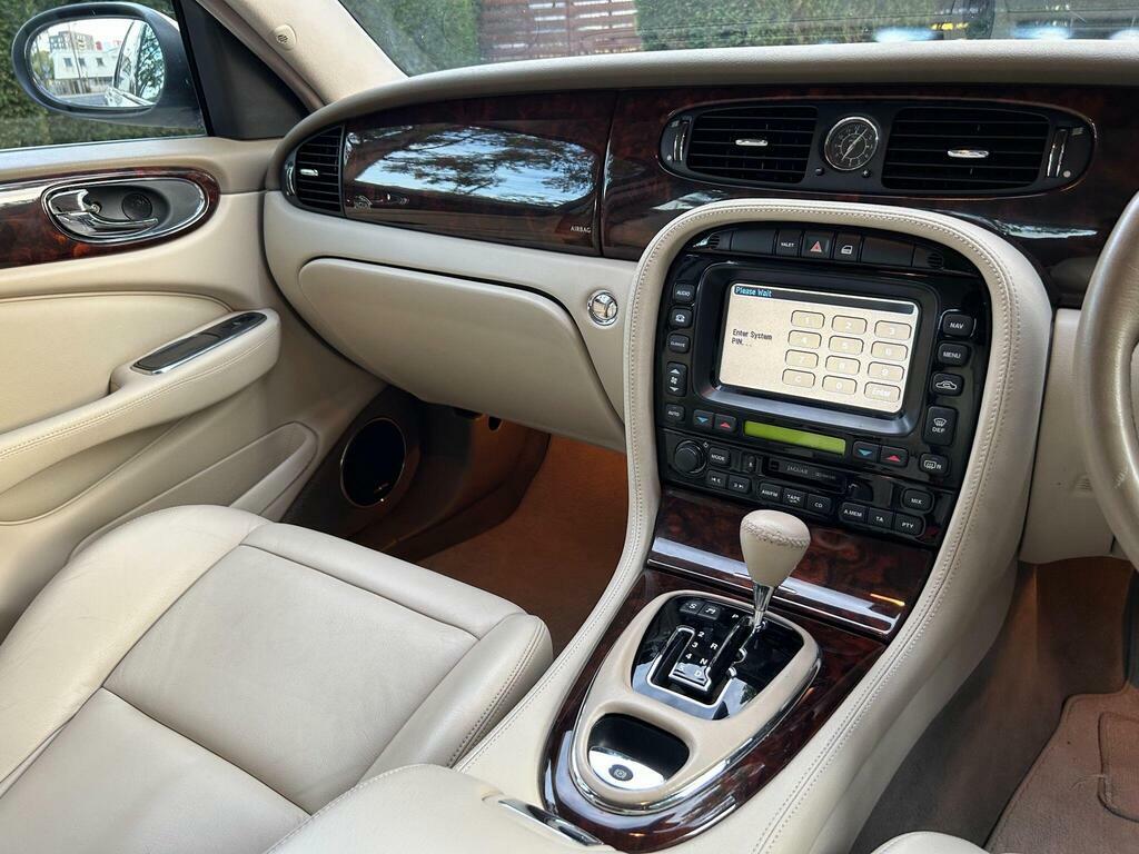 Jaguar XJ V6 Green #11