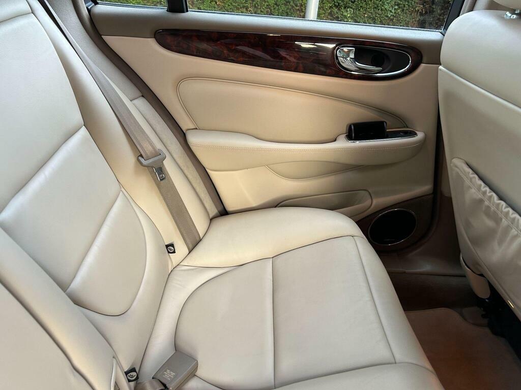 Jaguar XJ V6 Green #35