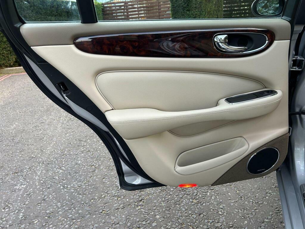 Jaguar XJ V6 Green #67