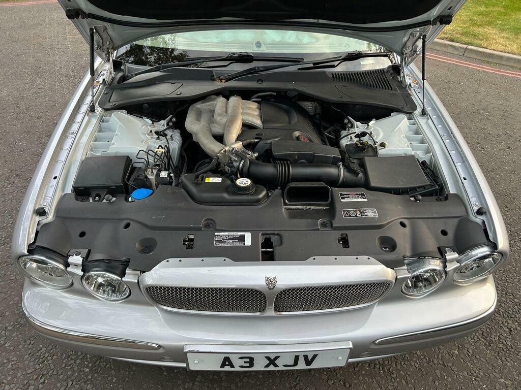 Jaguar XJ V6 Green #84