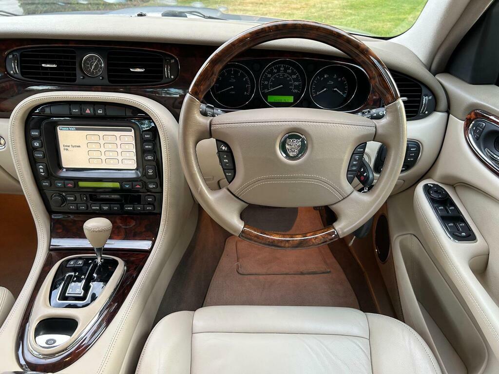 Jaguar XJ V6 Green #10