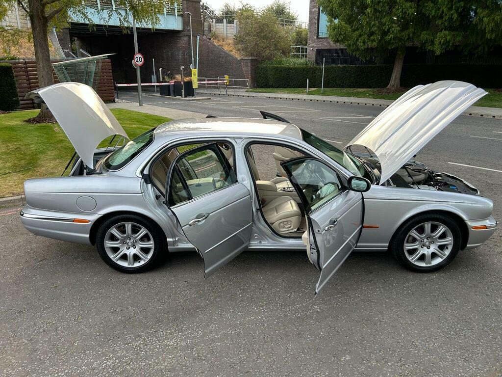 Jaguar XJ V6 Green #82