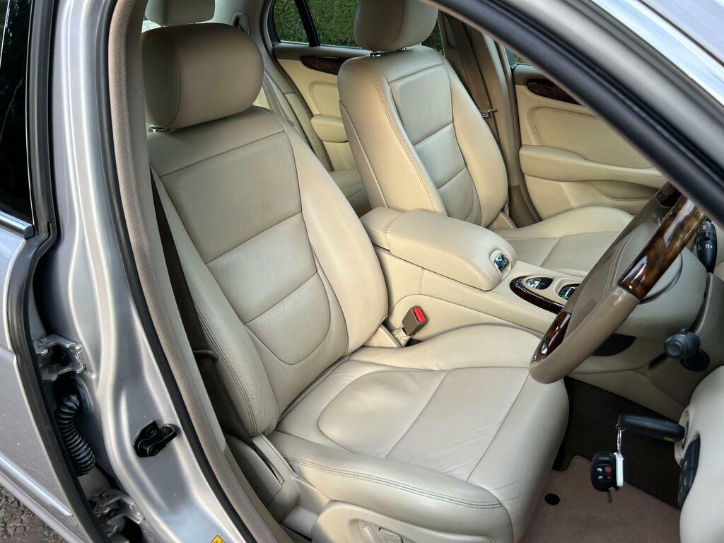 Jaguar XJ V6 Green #18