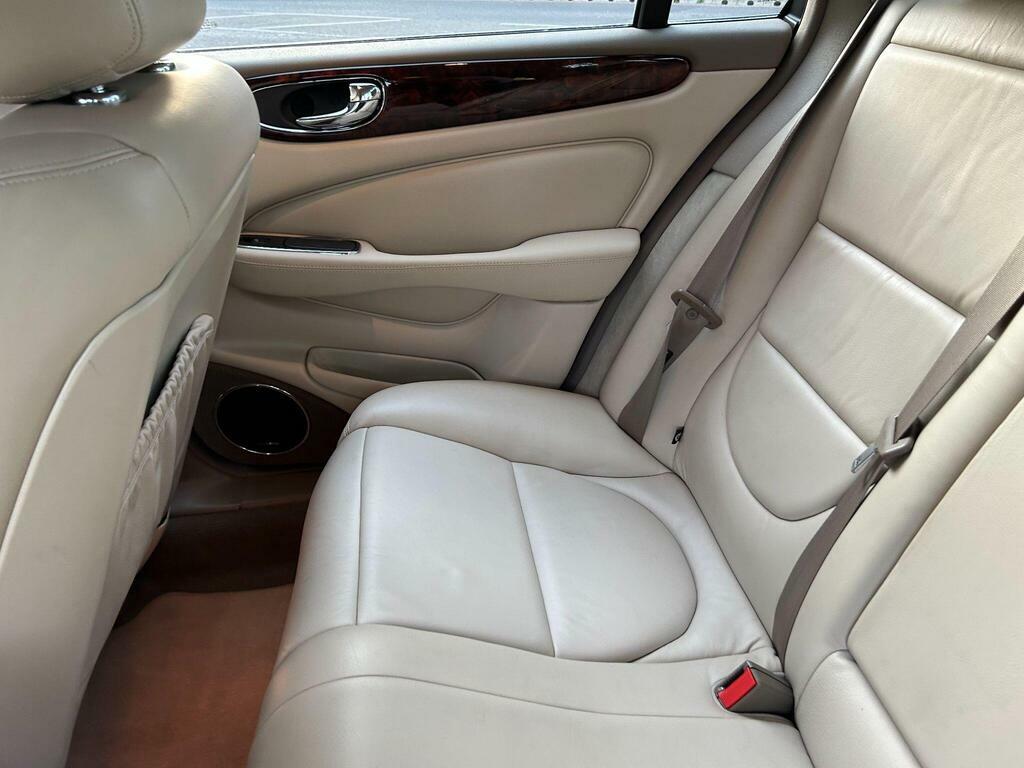 Jaguar XJ V6 Green #38