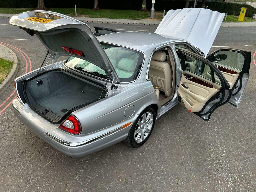 Jaguar XJ V6 Green #81