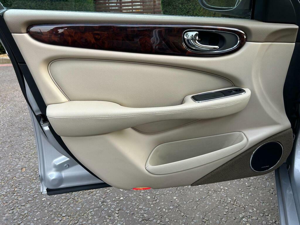 Jaguar XJ V6 Green #65