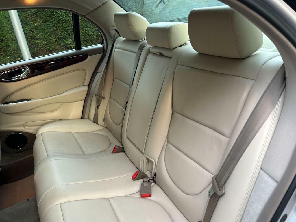 Jaguar XJ V6 Green #42