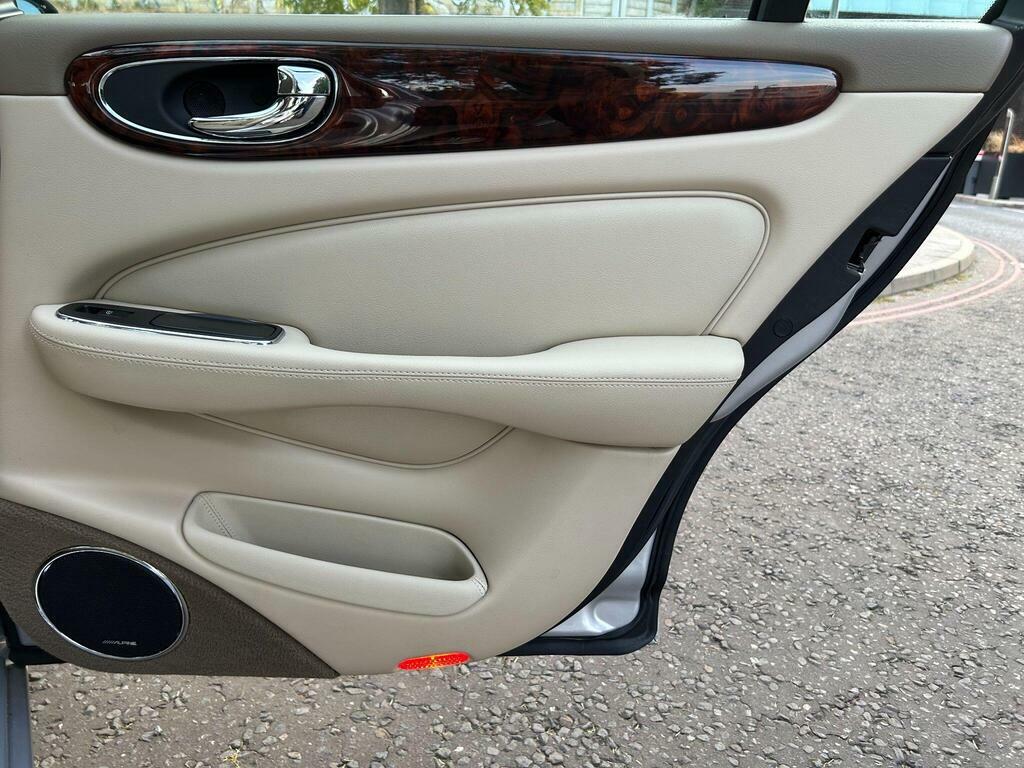 Jaguar XJ V6 Green #68