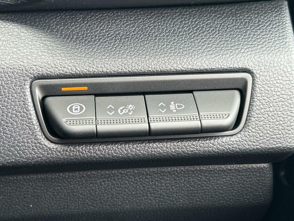 Nissan Primastar 2L Acenta White #39