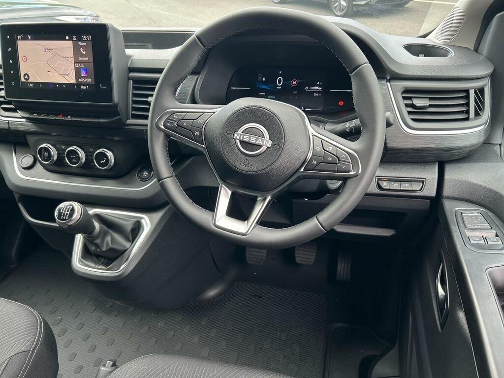 Nissan Primastar 2L Acenta White #17