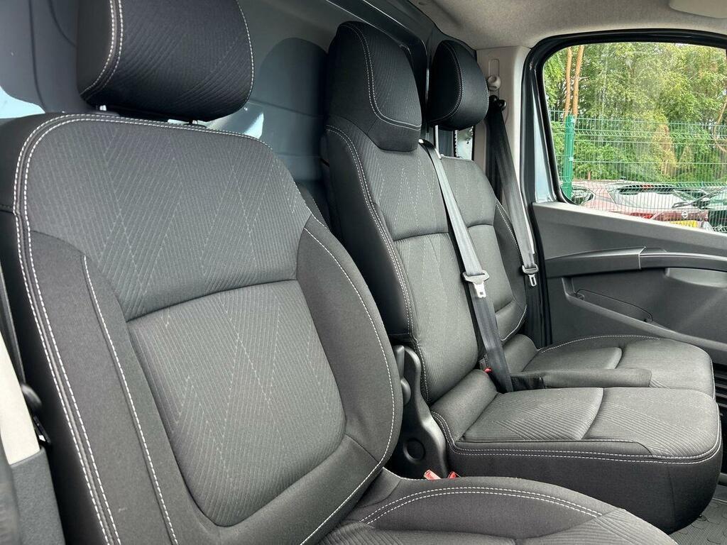 Nissan Primastar 2L Acenta White #16