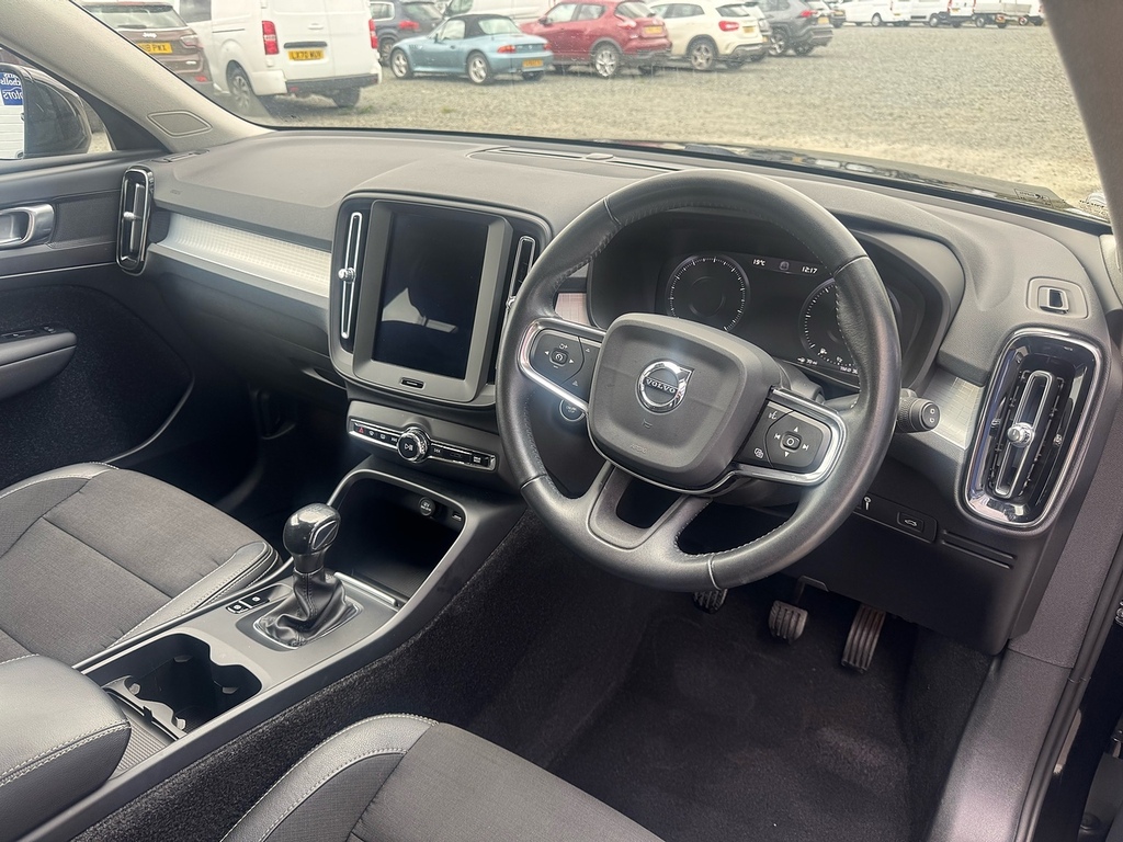 Volvo XC40 D3 Momentum CN68MWD Black #6